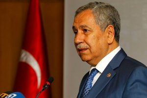 Arın&ccedil; askerlik s&uuml;resi tartışmalarına son noktayı koydu