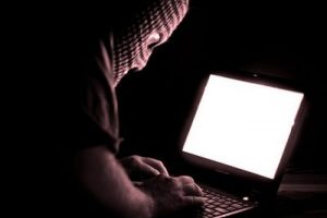 İnternet korsanlarına karşı yasa