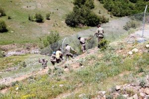 Mayınlı sahalara tel &ouml;rg&uuml;l&uuml; &ccedil;&ouml;z&uuml;m