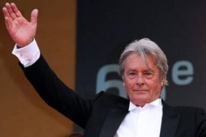 Cannes'ın onur konuğu Alain Delon