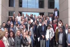Adliye &ouml;n&uuml;nde a&ccedil;ıklamaya da yasak geldi!