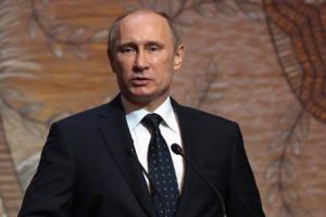 Putin'den h&uuml;k&uuml;mete eleştiri