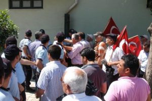 Akil İnsanlara bir protesto daha