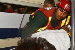 Pakistanlı siyaset&ccedil;i platformdan d&uuml;şt&uuml;