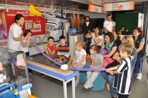 Bah&ccedil;eşehir'den 'Gezici Bilim M&uuml;zesi'