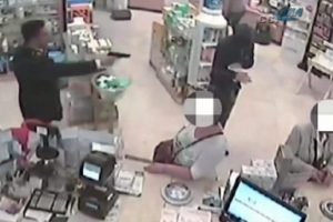 Acemi hırsızlar polise b&ouml;yle yakalandı