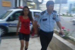 Hamile eşini terk edip 16 yaşındaki kızla ka&ccedil;mak istedi