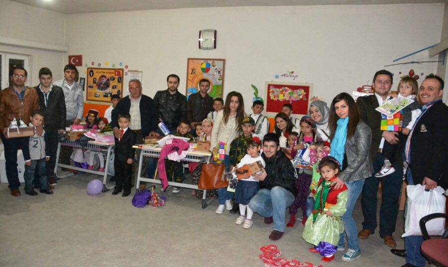 Osmangazi AK gen&ccedil;likten eğitime tam destek