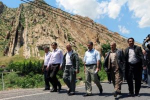 Biri PKK'yı g&ouml;zetliyor