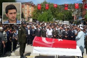 N&ouml;bette intihar eden asker toprağa verildi