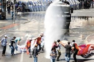 Taksim'de basın a&ccedil;ıklaması bile yasak