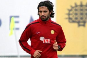 Fenerbah&ccedil;e ve Galatasaray'ın Alper savaşı!