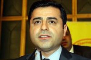 Demirtaş'ın konvoyunda kaza