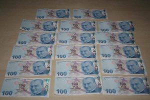 Polisten sahte para operasyonu