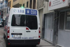 K&uuml;rtaj parası i&ccedil;in &ouml;ld&uuml;r&uuml;len yaşlı &ccedil;ift toprağa verildi
