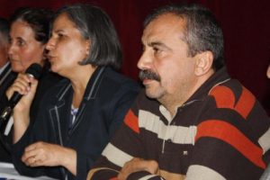 "Olayların arkasındaki ger&ccedil;ek ortaya &ccedil;ıksın"