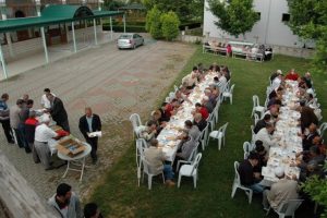 Sabah namazına gelene kahvaltı