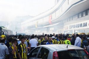 Fenerbah&ccedil;e taraftarını Jandarma kurtardı!