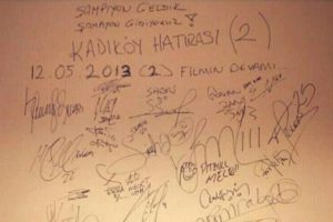 Galatasaray soyunma odasında Kadık&ouml;y Hatırası yazısı