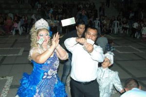 Kamberler'deki Roman d&uuml;ğ&uuml;n&uuml;nde dolarlar havada u&ccedil;uştu - &Ouml;ZEL HABER