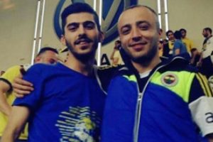 Galatasaray formalı iki kişi geldi...