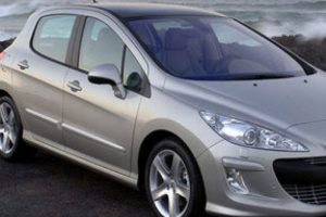 Peugeot 308'i g&uuml;n ışığına &ccedil;ıkardı!