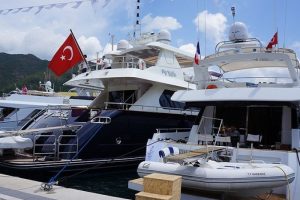 Milyon avroluk yatlar g&ouml;r&uuml;c&uuml;ye &ccedil;ıktı