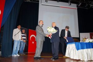 Bursa'da Akil İnsan Dilipak'ın konferansında olay