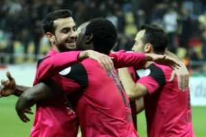 Şampiyon, gol kralı ile yollarını ayırdı
