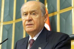 "H&uuml;k&uuml;met k&ouml;şeye sıkışmıştır"