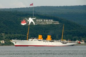Atat&uuml;rk'&uuml;n yatı &Ccedil;anakkale Boğazı'ndan ge&ccedil;ti