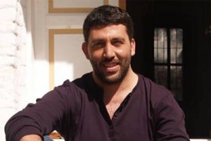 Emre Kınay s&uuml;rpriz aşka yelken a&ccedil;tı