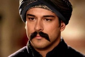 Burak &Ouml;z&ccedil;ivit'in yeni rol&uuml; belli oldu