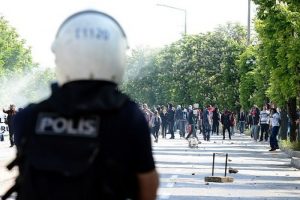 Başkentte g&ouml;steriye polis m&uuml;dahalesi