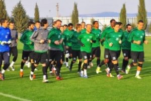Akhisar &ouml;l&uuml;m kalım ma&ccedil;ına &ccedil;ıkıyor