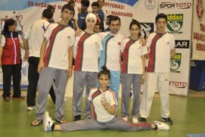 G&uuml;rsu Belediyespor tekvandocuları &ouml;d&uuml;le doymuyor