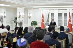 G&uuml;l gen&ccedil;lik temsilcilerini kabul etti