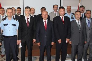Ka&ccedil;ak sigara ele ge&ccedil;iren polislere &ouml;d&uuml;l