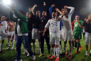 Akhisar 1 puan peşinde