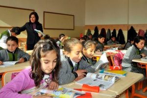 Bakan'dan &ouml;ğretmenleri ilgilendiren a&ccedil;ıklama!