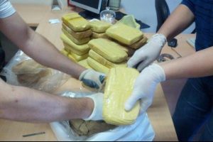 Polis zehir tacirlerine g&ouml;z a&ccedil;tırmyor