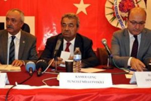 CHP'li vekillerden h&uuml;k&uuml;mete eleştiri!