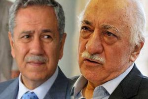 B&uuml;lent Arın&ccedil;, Fethullah G&uuml;len'i ziyaret etti