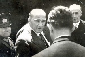 Atat&uuml;rk arşivinden ''tarihi'' kareler