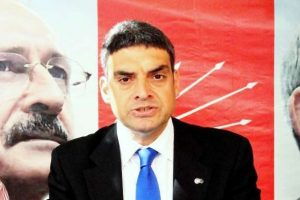 H&uuml;k&uuml;meti istifaya &ccedil;ağırdı