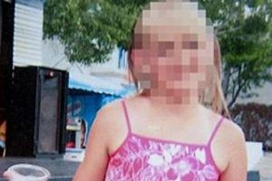 11 yaşında seks &ccedil;etesinin tuzağında