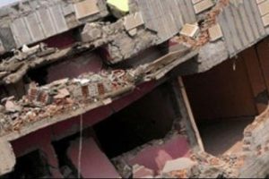 Beyoğlu'nda bina &ccedil;&ouml;kt&uuml;