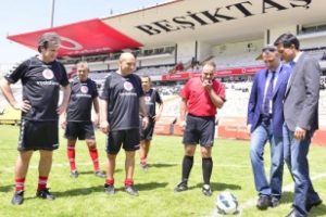 İn&ouml;n&uuml;'de Beşiktaş efsaneleri biraraya geldi