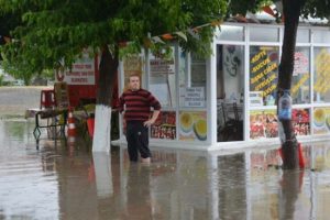 Kırklareli'ni yağış vurdu