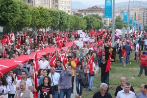 Bursa'da coşkulu 19 Mayıs y&uuml;r&uuml;y&uuml;ş&uuml;